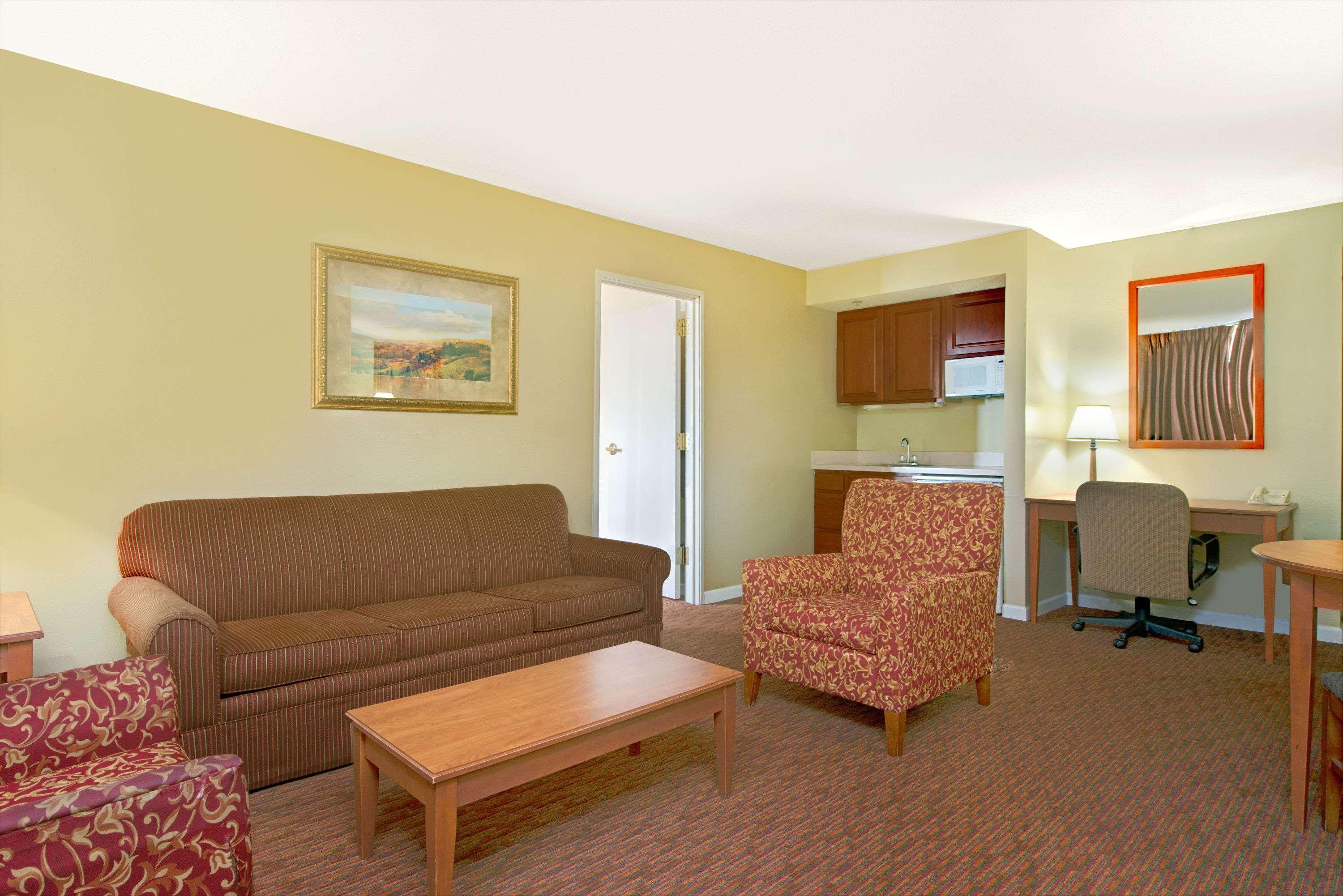 Days Inn By Wyndham St. Louis/Westport Mo Maryland Heights Dış mekan fotoğraf